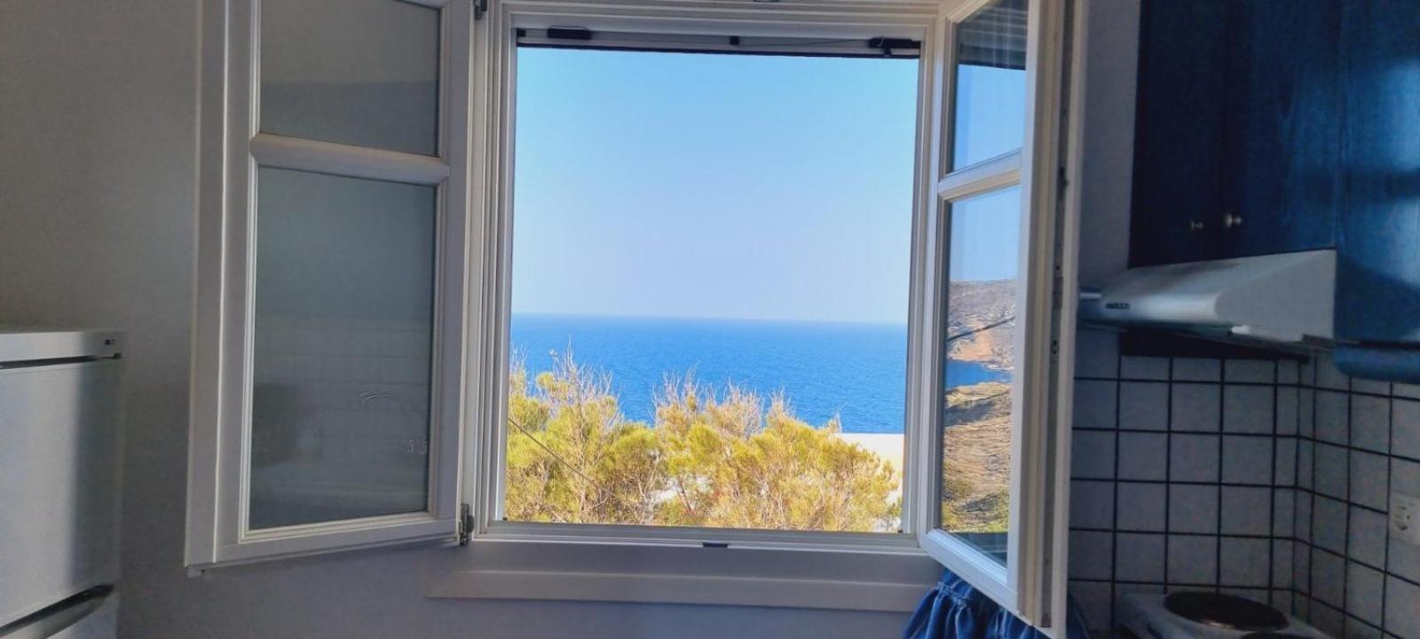 Syros Apartments Suites Chryssonisos Kini Екстериор снимка