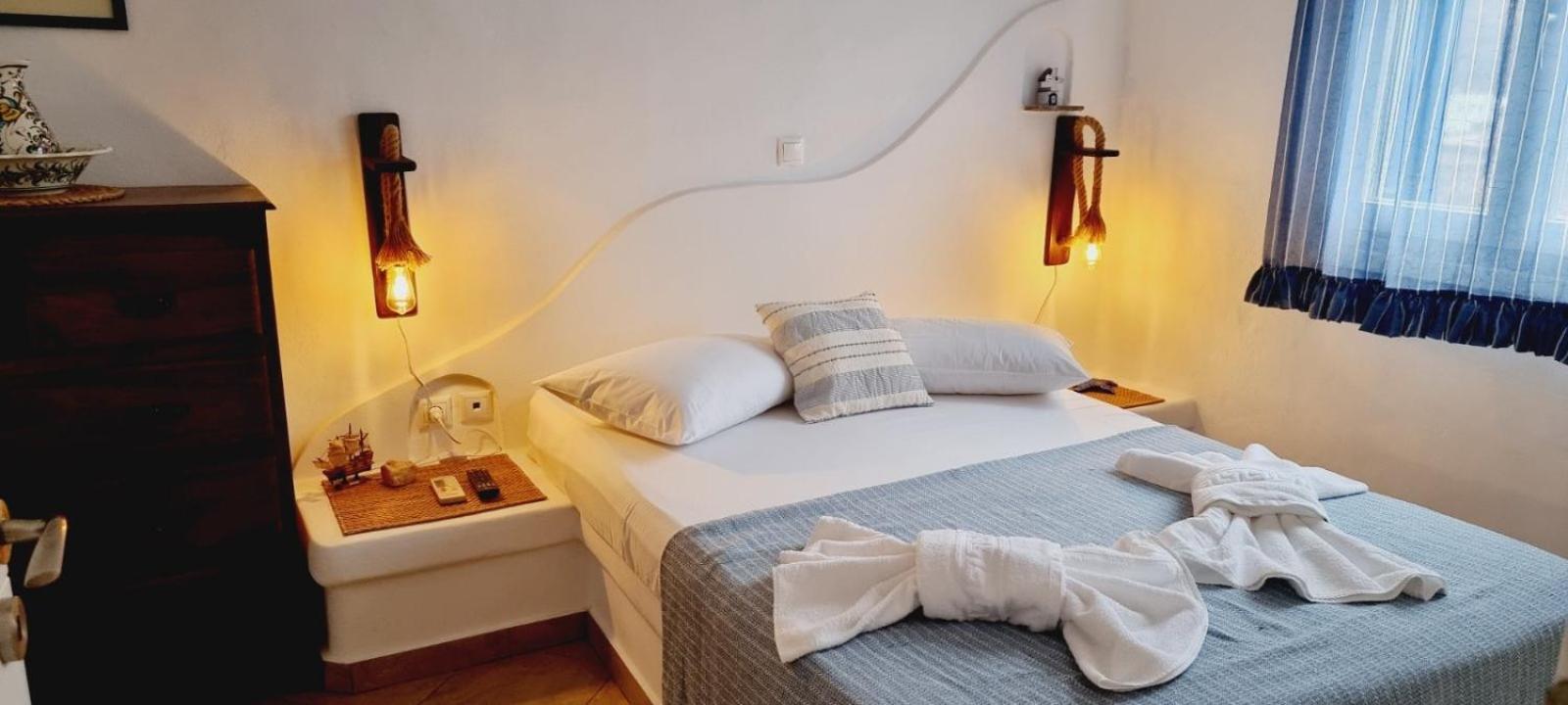 Syros Apartments Suites Chryssonisos Kini Екстериор снимка
