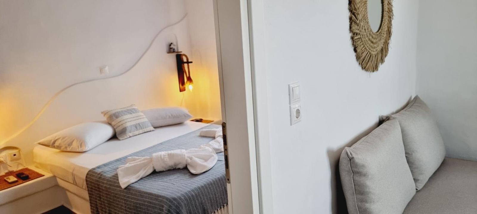 Syros Apartments Suites Chryssonisos Kini Екстериор снимка
