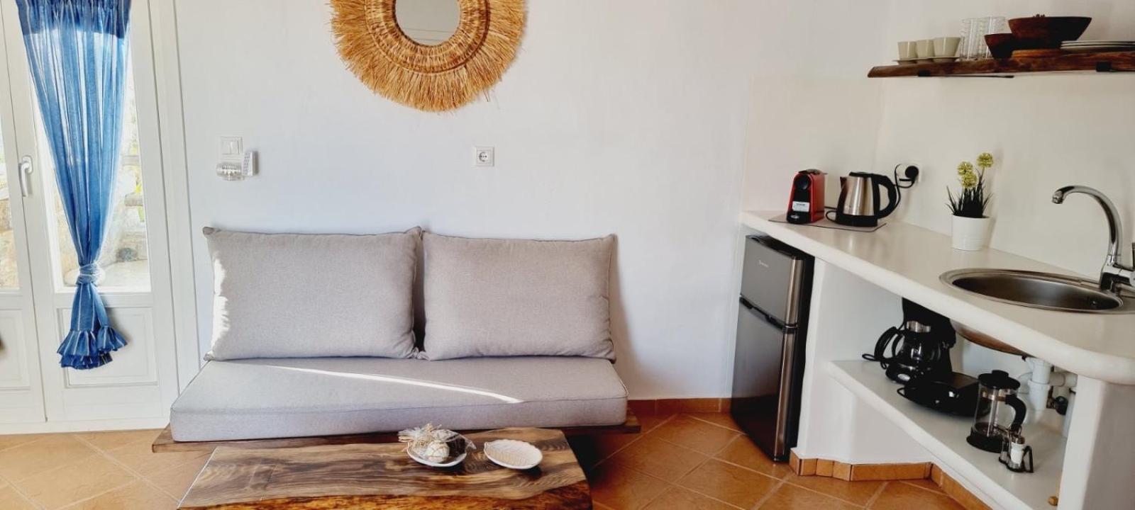 Syros Apartments Suites Chryssonisos Kini Екстериор снимка