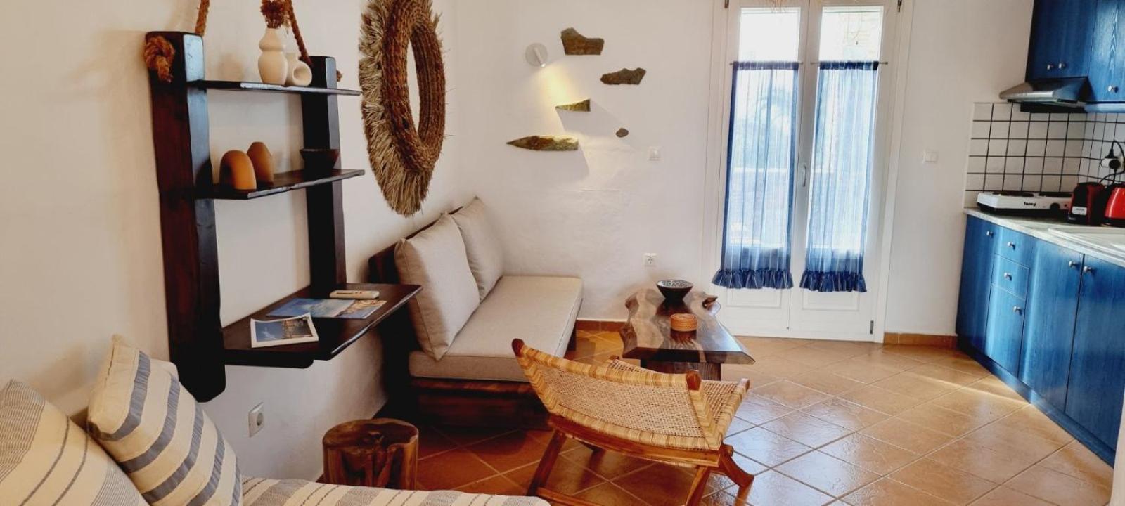 Syros Apartments Suites Chryssonisos Kini Екстериор снимка