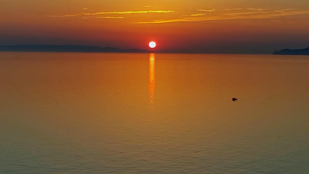 Syros Apartments Suites Chryssonisos Kini Екстериор снимка